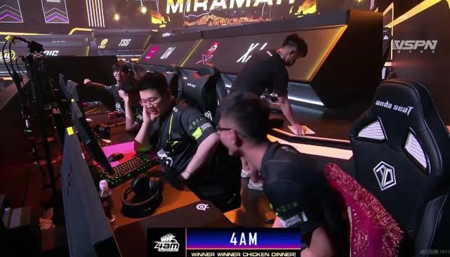 而被机器人 而被机器人