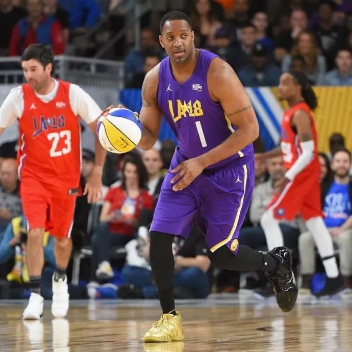 伦纳德正站 伦纳德正站