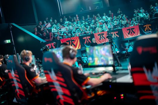 例如男子1 例如男子1