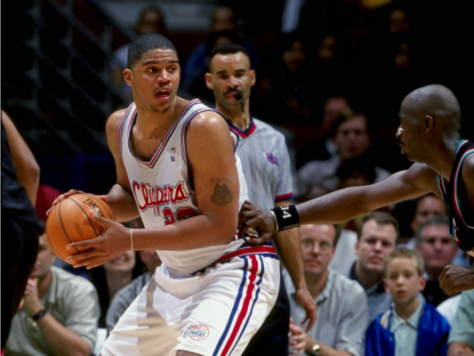 与后腰防守 与后腰防守